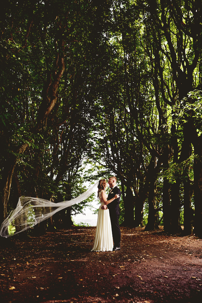 Plener ślubny w Parku w Mogilanach 4