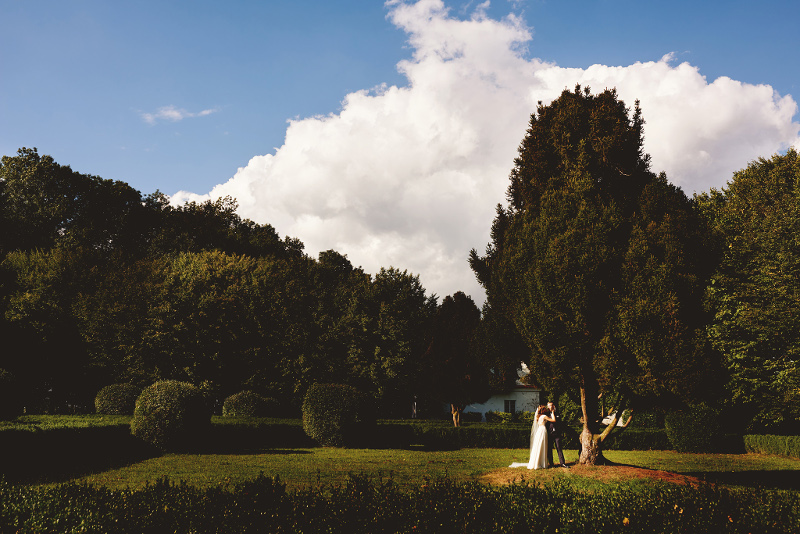 Plener ślubny w Parku w Mogilanach 10